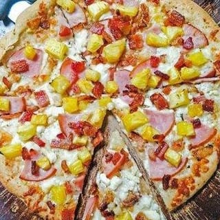 Stuffed Maui Pizza